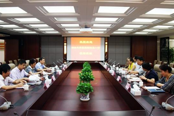 湖南大学张强副校长一行来访我校
