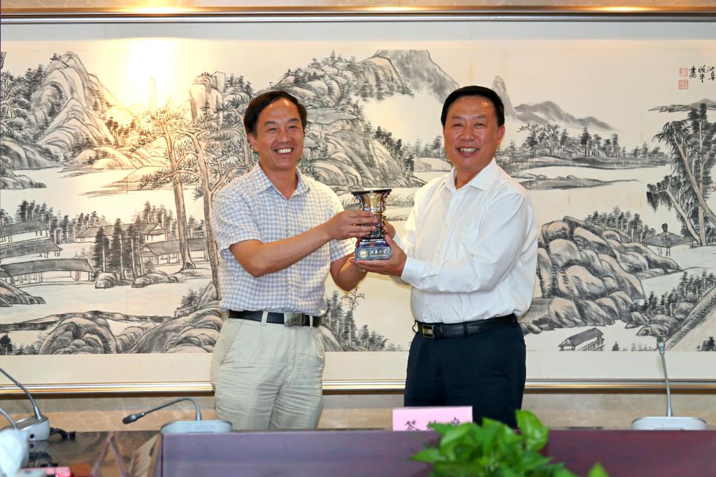 我校与河北大名县人民政府签署产学研全面合作协议